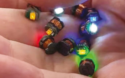 Ekscytacje Maxa. Migające diody LED i śliniący się inżynierowie (24)