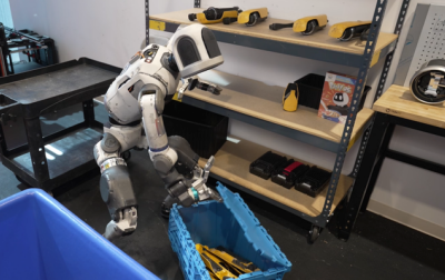 Błyskawiczne postępy humanoidalnego robota Atlas autorstwa Toyota i Boston Dynamics