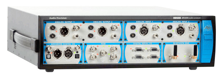 Fotografia 1. Analizator audio APx555 (fot. z materiałów Audio Precision)