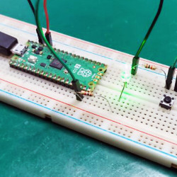 Przerwania zewnętrzne (sprzętowe) i przerwania zegara w microPython