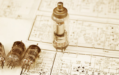 Prowadzenie masy w układach lampowych