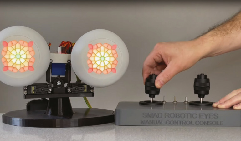 Ekscytacje Maxa. Migające diody LED i śliniący się inżynierowie (27)