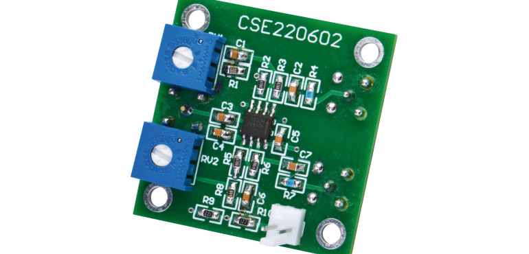 Podwójny wzmacniacz RF. przeznaczony do wzmacniania sygnałów z generatorów sygnału
