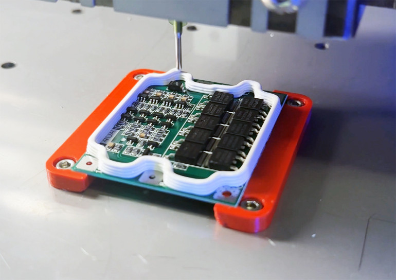 DAM (tama) – silikon Novasil S800 OTTO CHEMIE (zdjęcie wykonane na maszynach firmy APCom)