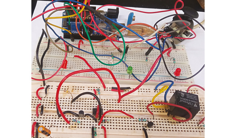 Sterowanie domowych urządzeń joystickiem dla osób niepełnosprawnych