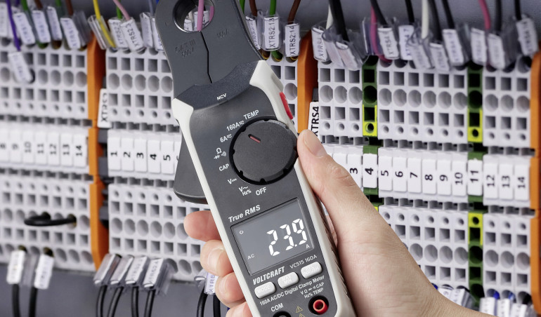 Wysokoprecyzyjne cęgi do pomiaru prądu stałego marki Voltcraft