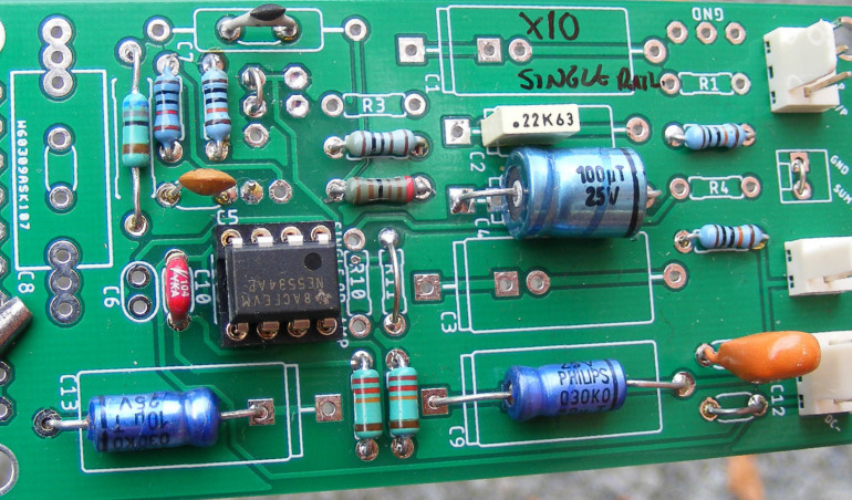 Uniwersalna płytka z pojedynczym wzmacniaczem operacyjnym, zoptymalizowana  do zastosowań w układach akustycznych, część 1