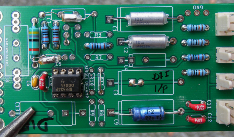 Uniwersalna płytka z pojedynczym wzmacniaczem operacyjnym, zoptymalizowana do zastosowań w układach akustycznych, część 2