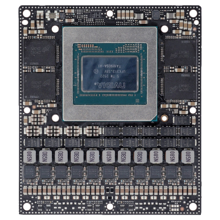 Fotografia 5. Moduł z układem SoC Nvidia Thor. Na płytce widać niezwykle rozbudowany blok zasilania, ponieważ układ Thor może pobierać moc nawet 130 W