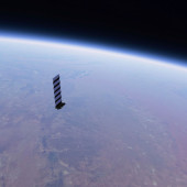 Jak rozwiązania półprzewodnikowe ewoluowały, by wspierać przemysł kosmiczny: od Apollo 11 do Starlink