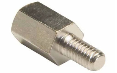 Niklowany, męsko-żeński dystans R30-3000902 produkcji Harwin