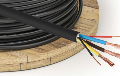 Dedykowany kabel do ładowania pojazdów elektrycznych AK-SC-E24 firmy Akyga